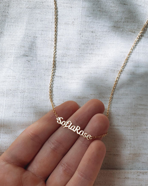 Personalized Luxe Script Name Necklace – Marina De Buchi